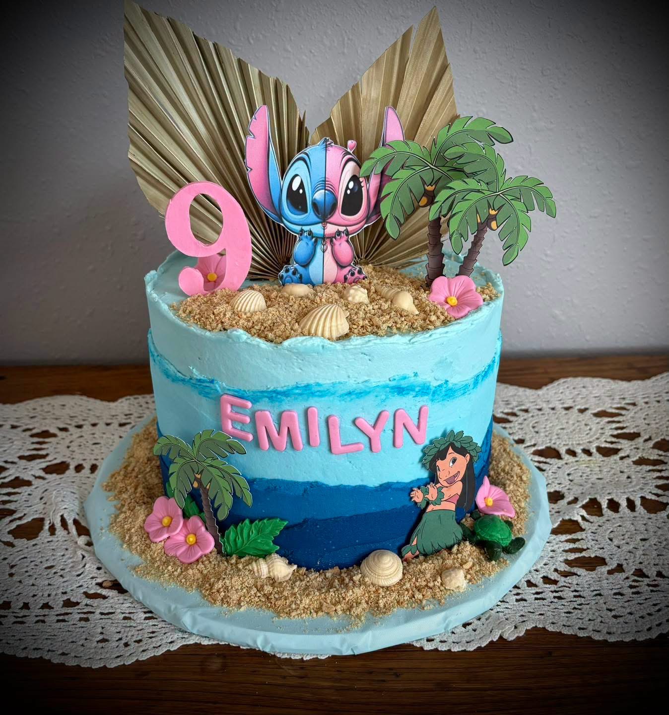 Aloha, nine: Emilyn's tropical beach cake