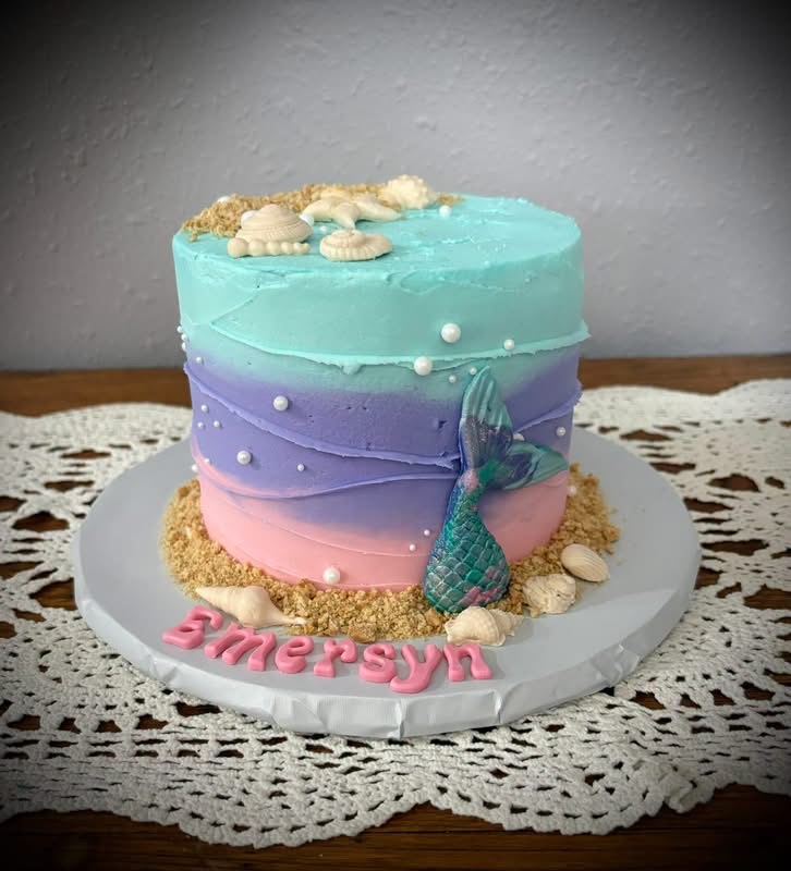 Making waves for five: Emmy's mermaid cake